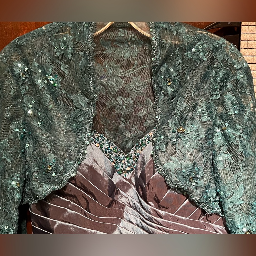 Women size 10 formal dress tag price$800 offers a $steal for what youre getting - Picture 11 of 14